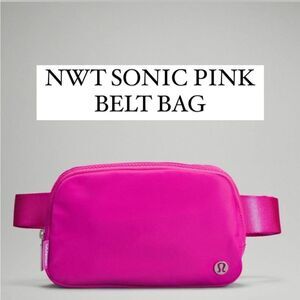 Only 2 left!! NWT EXTENDED STRAP lululemon everywhere belt bag 1L - Soni…